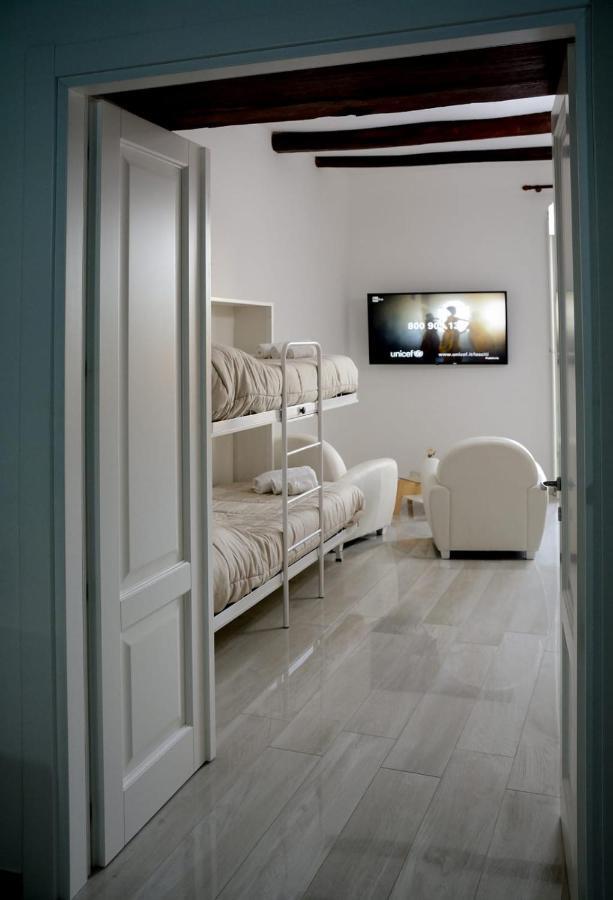 Al Teatro Verdi Luxury Apartment サレルノ エクステリア 写真